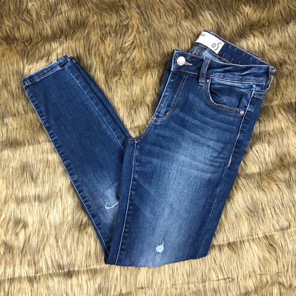 Garage Mid-Rise Skinny Jeans - Picture 3 of 7
